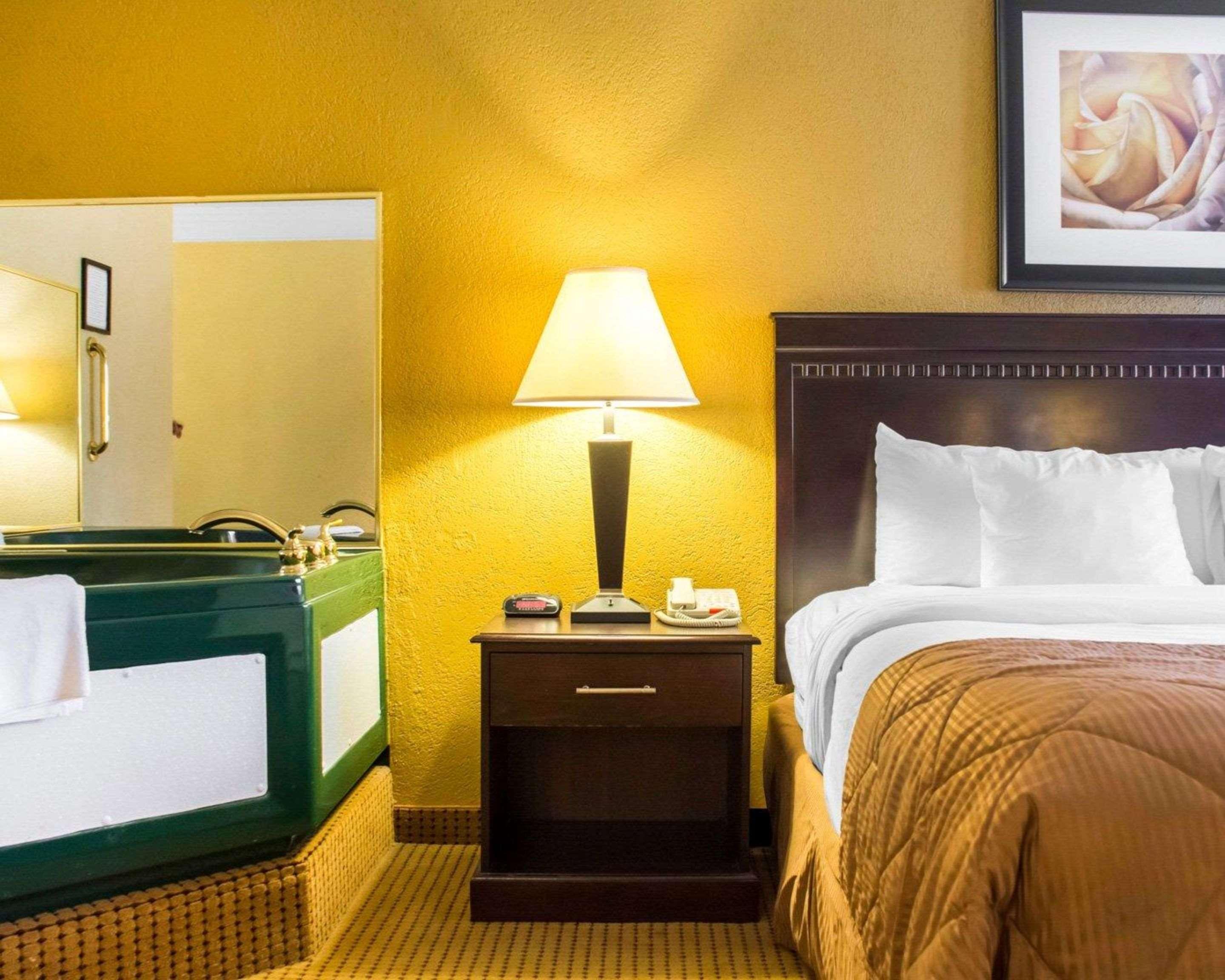 Quality Inn And Suites Fairgrounds - Syracuse Seneca Knolls Extérieur photo