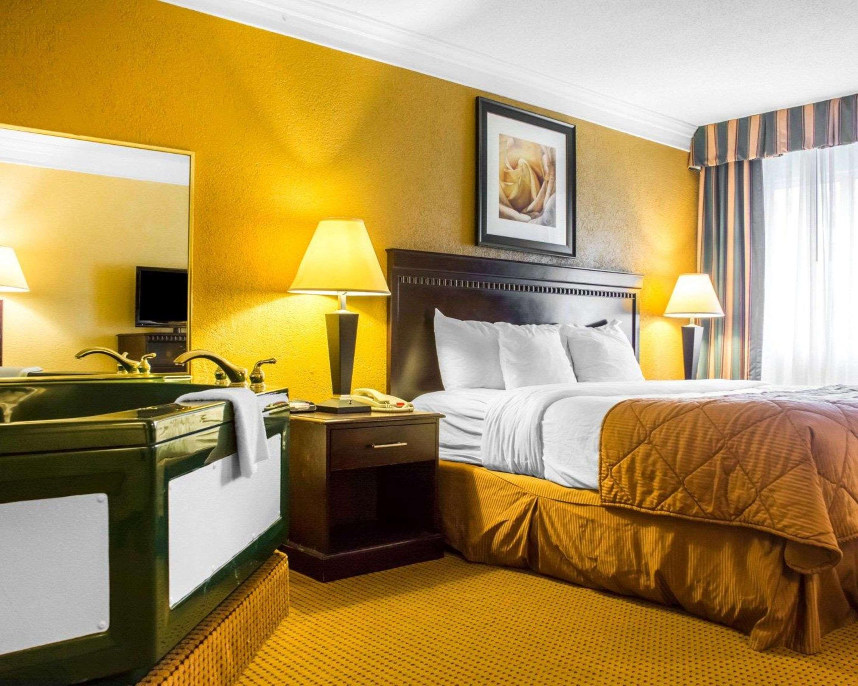 Quality Inn And Suites Fairgrounds - Syracuse Seneca Knolls Extérieur photo
