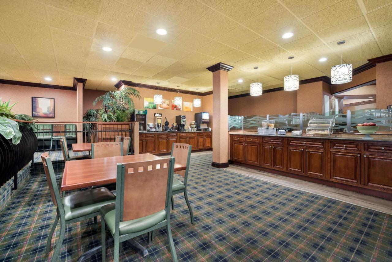Quality Inn And Suites Fairgrounds - Syracuse Seneca Knolls Extérieur photo
