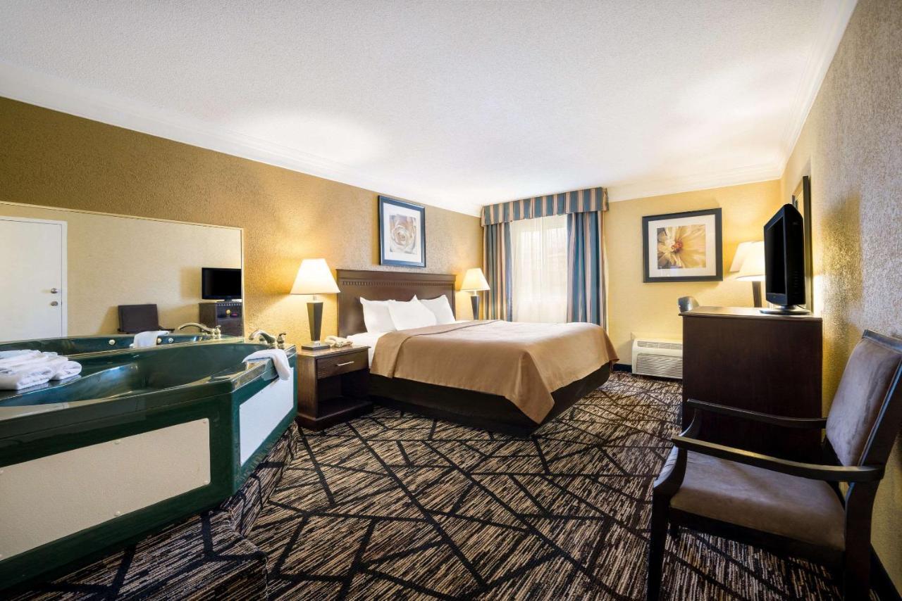 Quality Inn And Suites Fairgrounds - Syracuse Seneca Knolls Extérieur photo